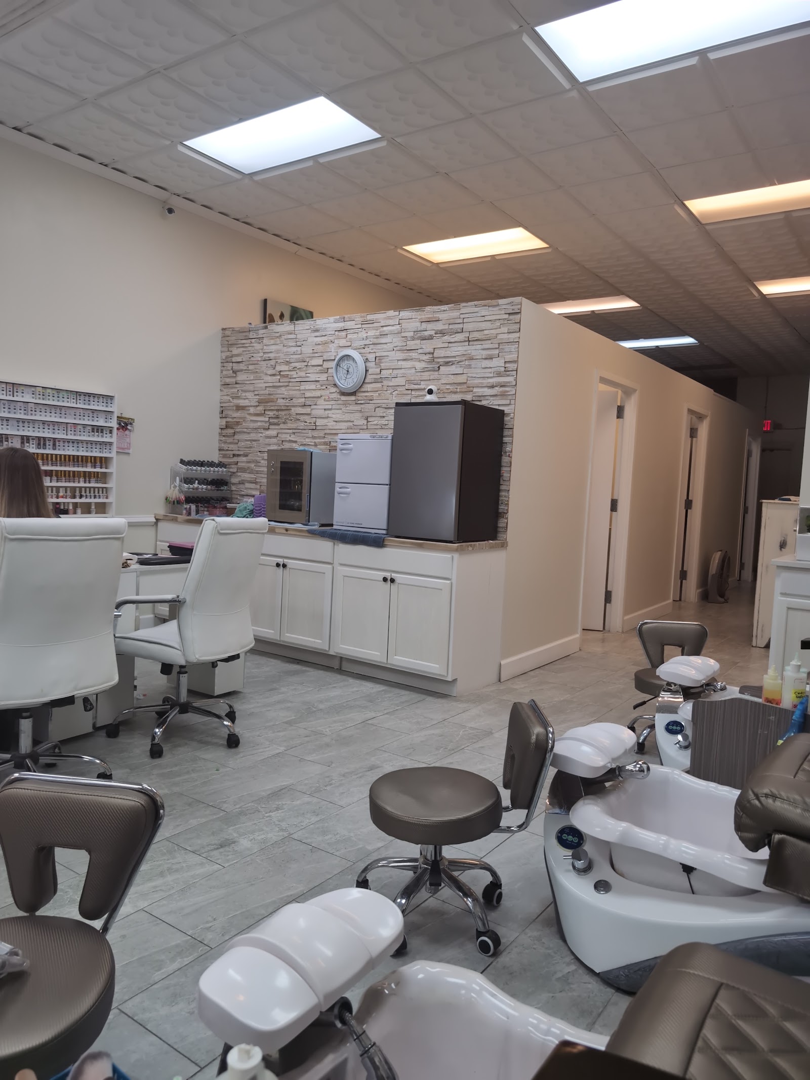 Luxury Nail Lounge, LLC (off Garners Ferry Rd outside Walmart) nail photo 2